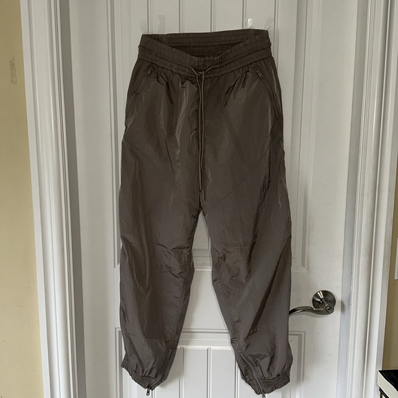 YPB by Abercrombie Nylon Joggers - Picture 2 of 6